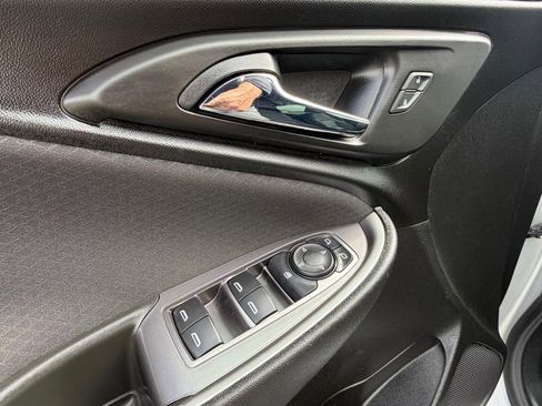 Used 2021 Chevrolet Malibu LS FWD image 31