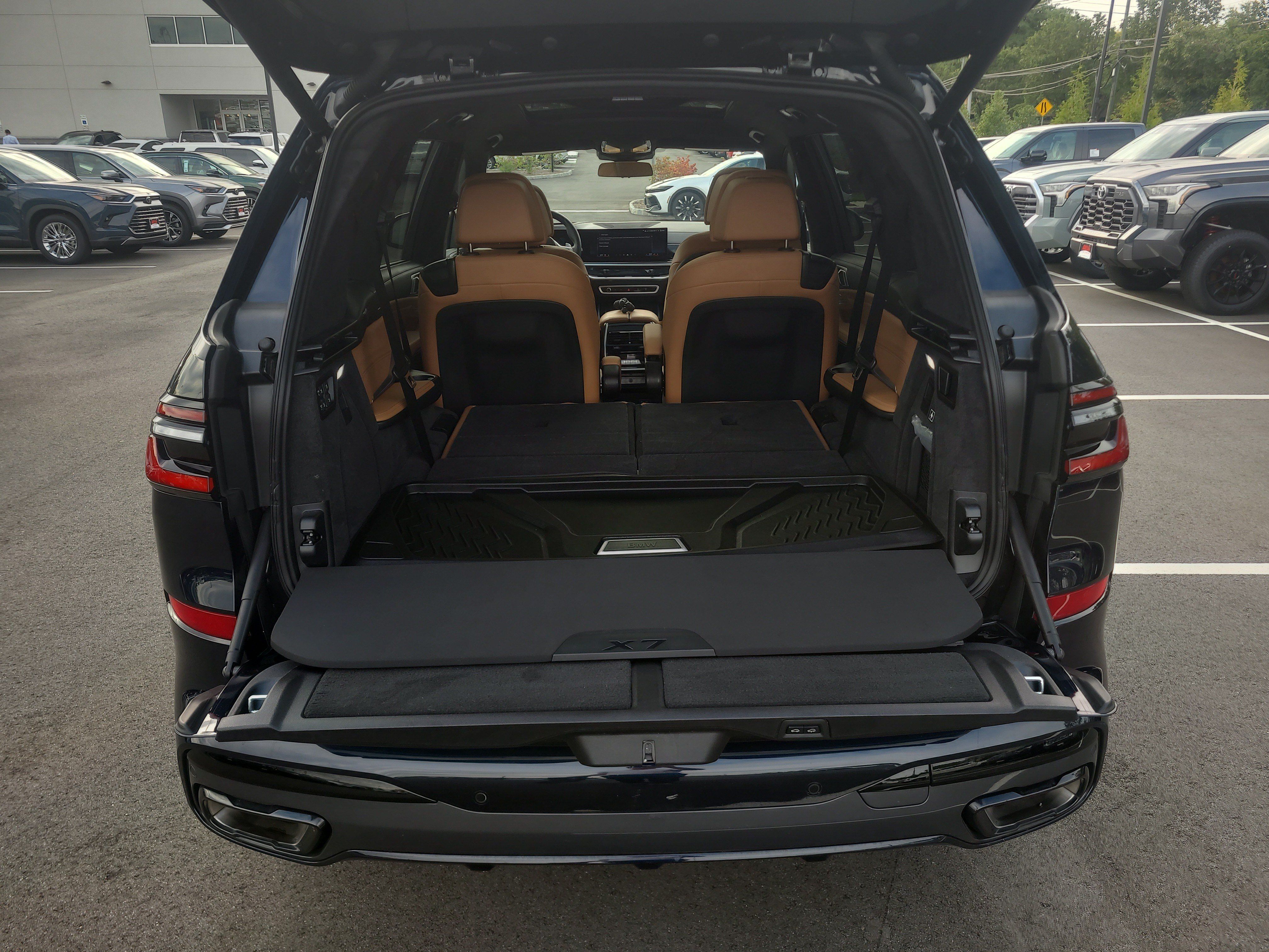 Used 2025 BMW X7 xDrive40i w/ M Sport Package AWD/4WD image 31