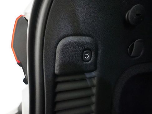 Used 2019 Jeep Grand Cherokee Altitude AWD/4WD image 15