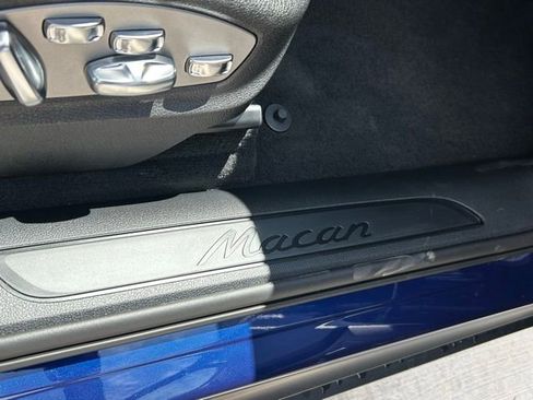 Certified 2025 Porsche Macan image 39