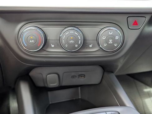 New 2026 Chevrolet Trax LS w/ LS Convenience Package FWD image 20