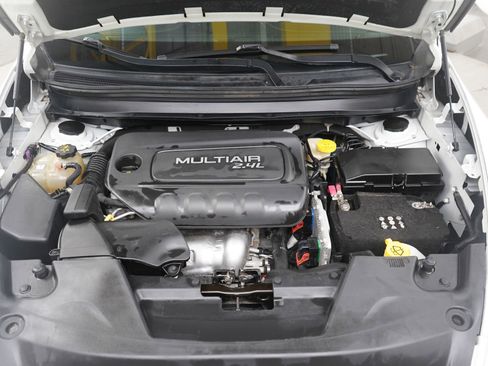 Used 2016 Jeep Cherokee Sport FWD image 29