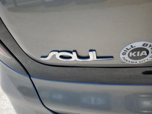 Used 2017 Kia Soul w/ Convenience Package image 9