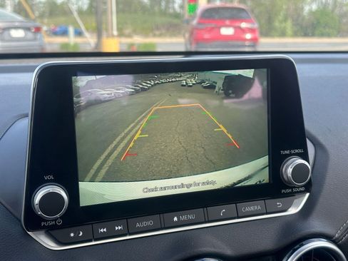 Used 2025 Nissan Sentra SV image 23