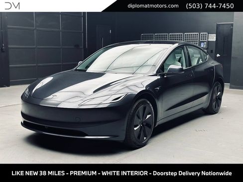 Used 2026 Tesla Model 3 RWD image 1
