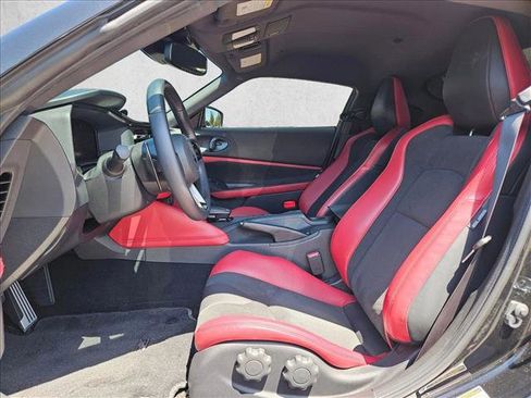 Used 2025 Nissan Z Performance w/ Floor Mat Package RWD image 11