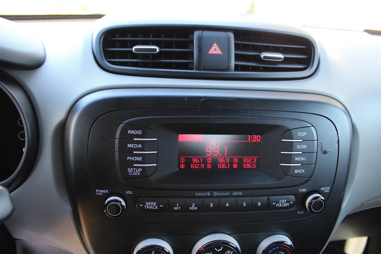 Used 2014 Kia Soul FWD image 25