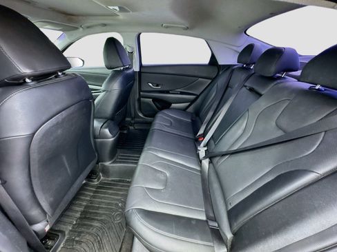 Used 2023 Hyundai Elantra Limited FWD image 16