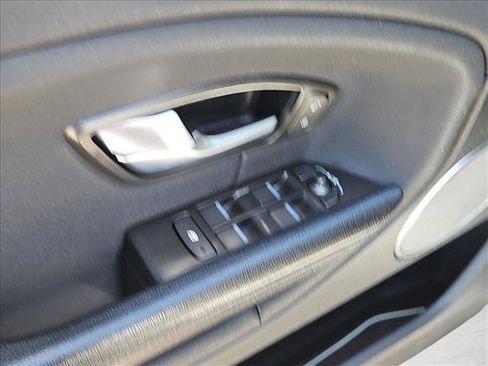Used 2019 Land Rover Range Rover Evoque SE AWD/4WD image 11