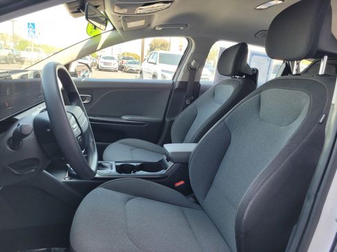 Used 2025 Kia K4 LXS image 10