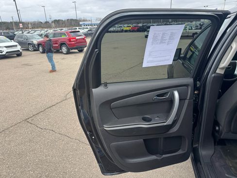 Used 2010 GMC Acadia SLE image 14