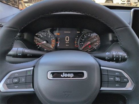 New 2026 Jeep Compass Latitude image 25