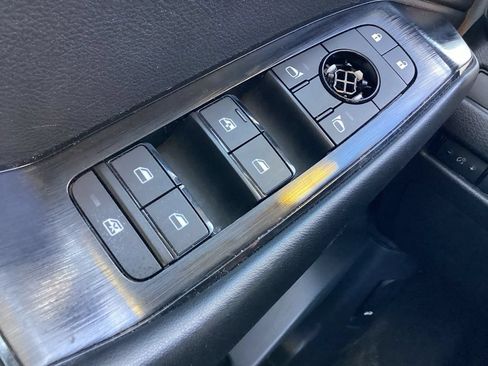 Used 2024 Nissan Rogue S AWD/4WD image 20