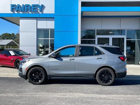 Used 2023 Chevrolet Equinox LS w/ Sport Edition image 2