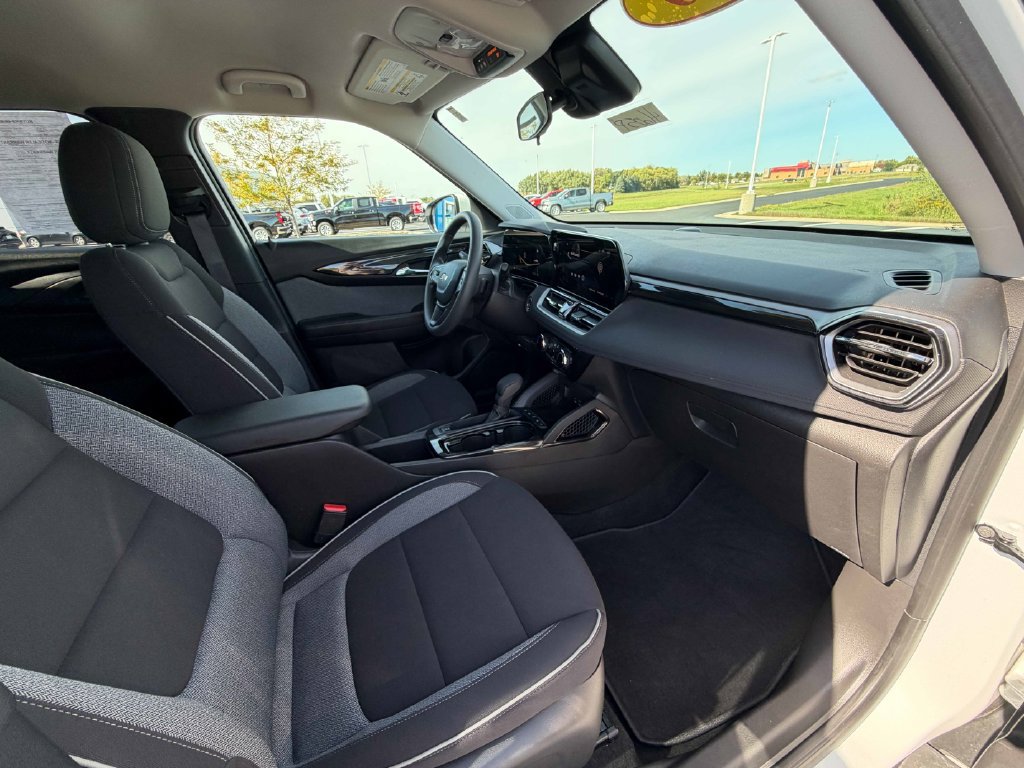 Used 2026 Chevrolet TrailBlazer LT AWD/4WD image 22