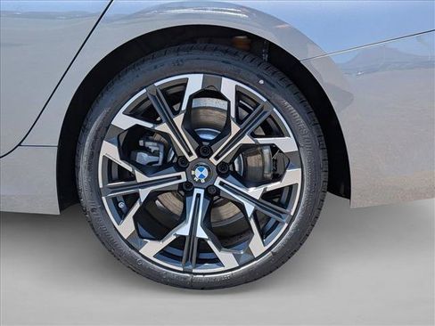 New 2026 BMW 330i xDrive Sedan w/ Premium Package AWD/4WD image 10