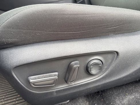 Used 2022 Toyota RAV4 XLE FWD image 26