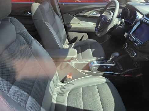 Used 2023 Chevrolet TrailBlazer RS w/ Sun and Liftgate Package image 4