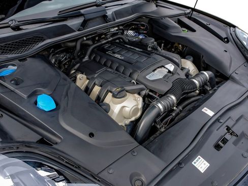 Used 2018 Porsche Cayenne Turbo image 56