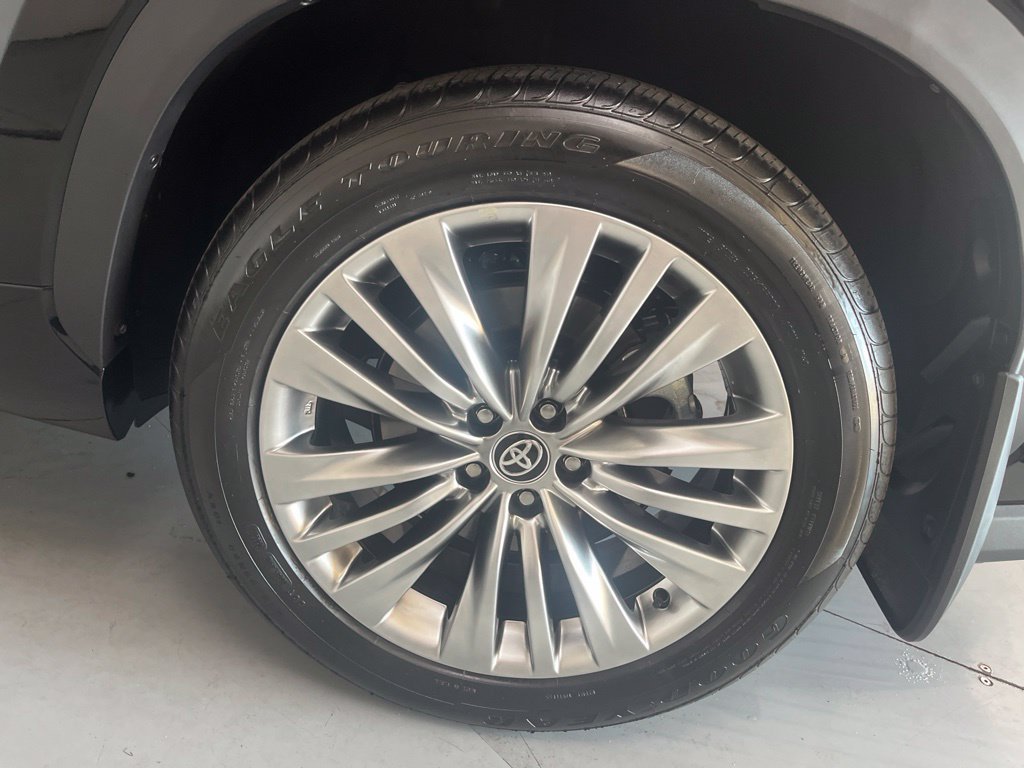Used 2026 Toyota Highlander Platinum AWD/4WD image 16