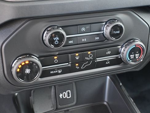 New 2026 Ford Bronco 2-Door AWD/4WD image 22