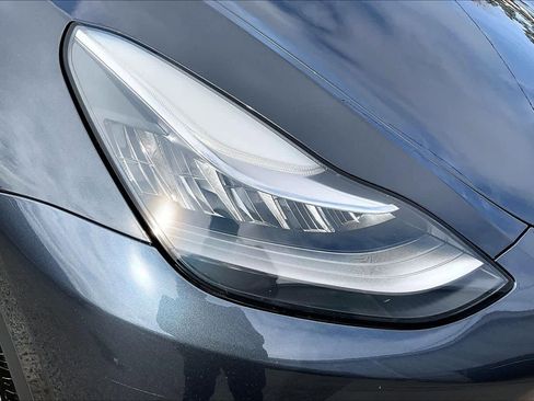 Used 2021 Tesla Model Y Long Range image 25