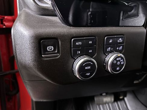 Used 2025 GMC Sierra 1500 Elevation image 18
