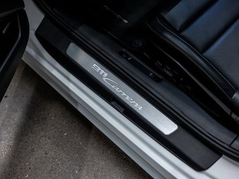 Used 2025 Porsche 911 Carrera image 24