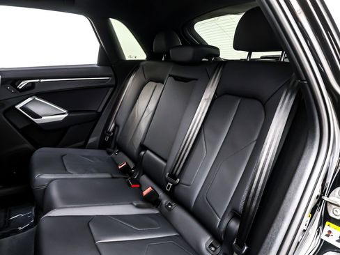 Used 2025 Audi Q3 2.0T Premium Plus w/ Premium Plus Package image 8