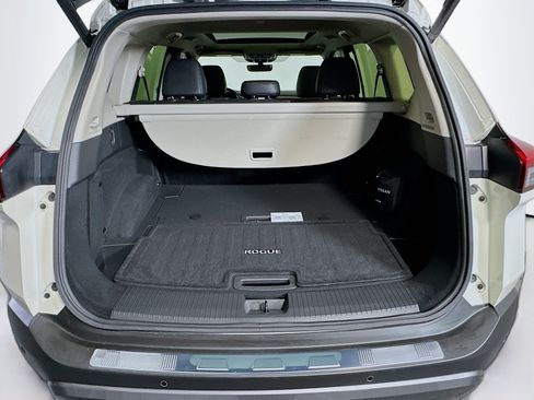 Used 2023 Nissan Rogue SL w/ SL Premium Package FWD image 31