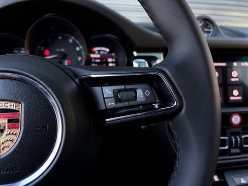 Certified 2026 Porsche Macan image 16