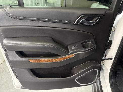 Used 2018 Chevrolet Suburban Premier AWD/4WD image 13