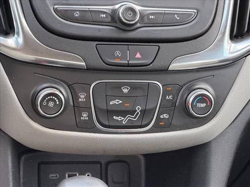 Used 2022 Chevrolet Equinox LS w/ LPO, Floor Liner Package AWD/4WD image 18
