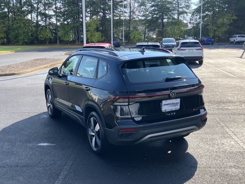 Used 2025 Volkswagen Taos S AWD/4WD image 8