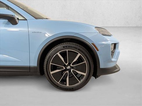 New 2026 Porsche Macan Electric image 11