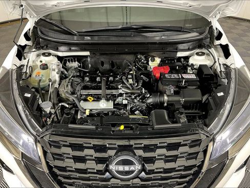 Used 2023 Nissan Kicks SR w/ SR Premium Package image 13