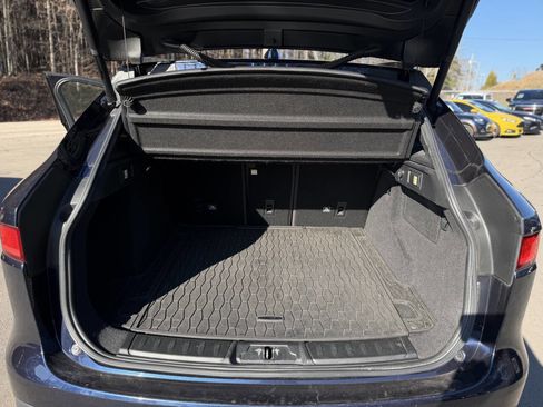 Used 2018 Jaguar F-PACE R-Sport image 6