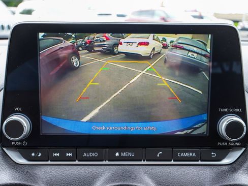 Used 2022 Nissan Sentra SV w/ Trunk Package FWD image 8