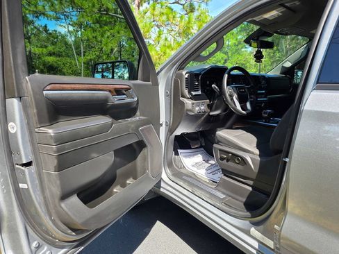 Used 2024 GMC Sierra 1500 Elevation w/ LPO, Elevation Black Package AWD/4WD image 10