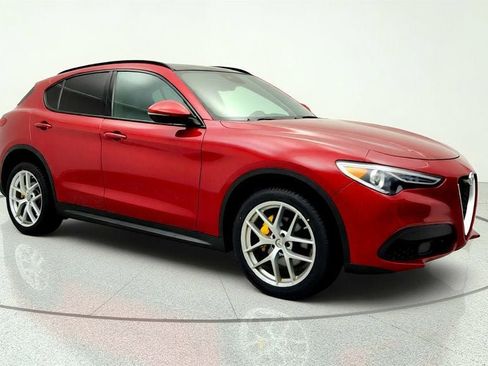 Used 2018 Alfa Romeo Stelvio Ti Sport AWD/4WD image 3