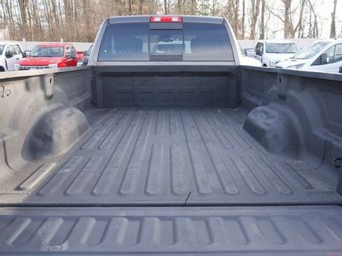 Used 2018 RAM 3500 SLT w/ Luxury Group AWD/4WD image 9