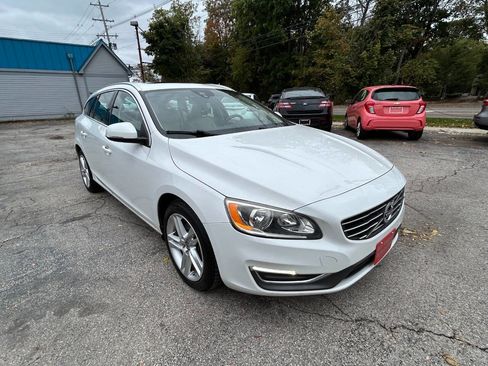 Used 2015 Volvo V60 T5 Premier image 15