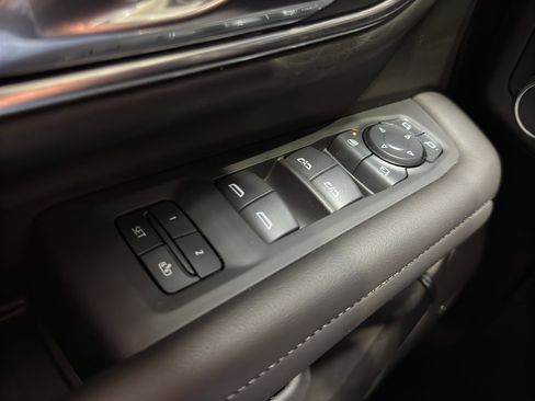 Used 2024 Chevrolet Tahoe Z71 image 34