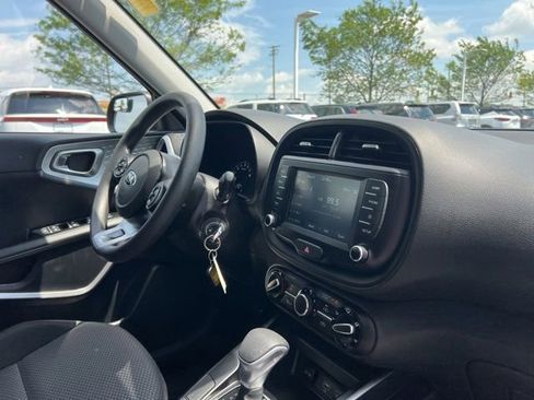 Certified 2021 Kia Soul LX FWD image 30