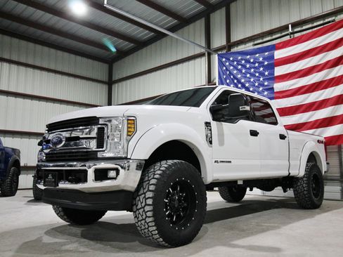 Used 2019 Ford F250 XLT AWD/4WD image 3