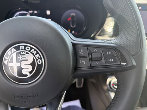 Used 2025 Alfa Romeo Tonale AWD/4WD image 24
