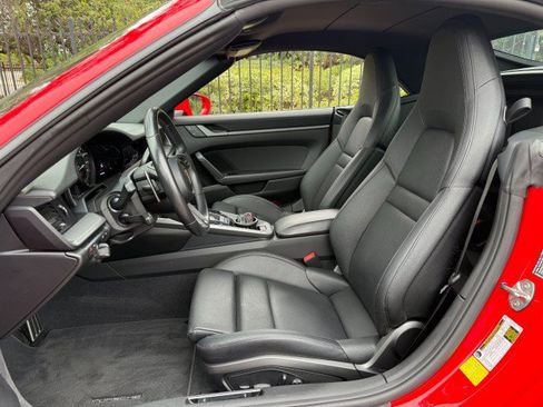 Used 2022 Porsche 911 Carrera RWD image 8