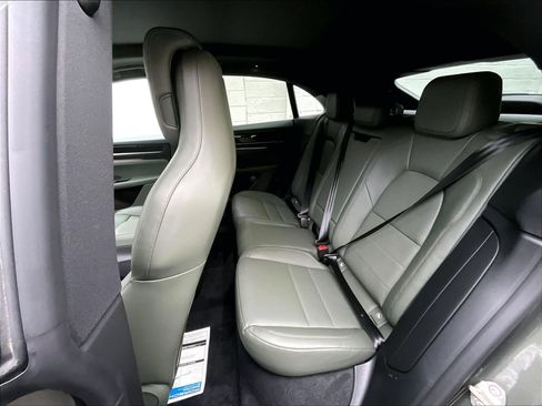 New 2025 Porsche Macan 4S Electric image 20