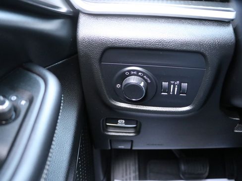Used 2024 Jeep Grand Cherokee L Laredo AWD/4WD image 12