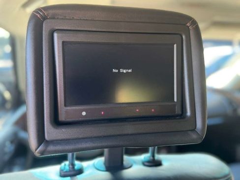 Used 2017 Nissan Armada Platinum w/ Interior Lighting Package AWD/4WD image 20